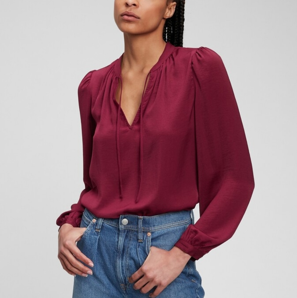 NWT Gap split neck tie front top